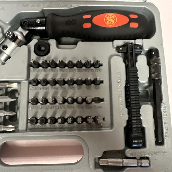 Smith and Wesson S&W 61 Piece Bit & Socket Set. Knives SW1014 Discontinued - Picture 5 of 11
